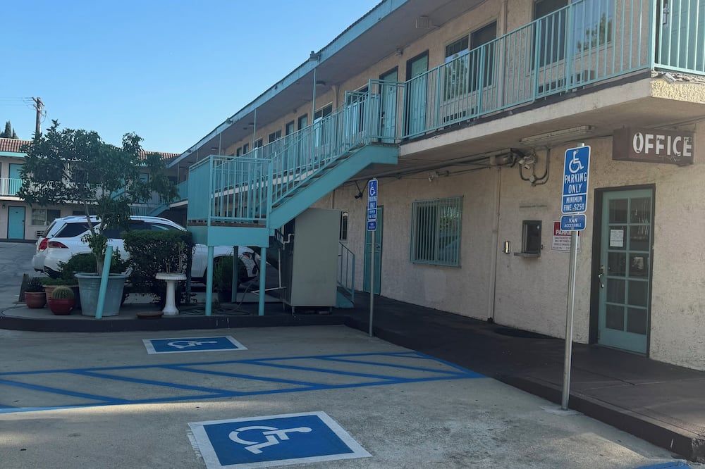All 8 Motel - Azusa - Budova