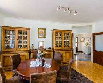 Stunning home in Broce with WiFi - Broce - Dining room