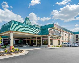 Quality Inn and Suites Olde Town - Portsmouth - Gebäude