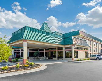 Quality Inn and Suites Olde Town - Portsmouth - Building