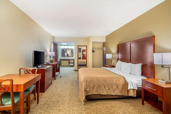 Quality Inn And Suites Olde Town 63 7 3 Portsmouth Hotel