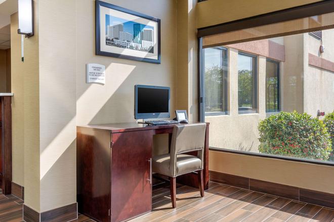 Quality Inn And Suites Olde Town 63 7 3 Portsmouth Hotel
