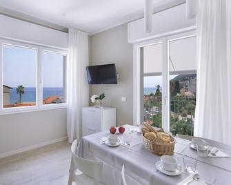 Residence Dolcemare - Laigueglia - Comedor