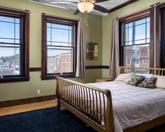 Main Street Lodge - Viroqua - Bedroom