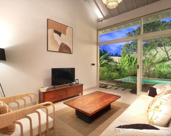 Echo Beach Villa and Apartment - North Kuta - Pokój dzienny
