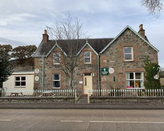 1 Loch Ness Hostel - אינברנס - בניין