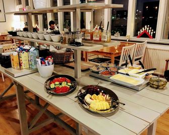 Kristinebergs Bed & Breakfast - Mora - Buffet