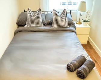 Comfortable One Bedroom Apartment London - London - Bedroom