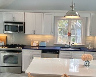 Best Of All Worlds! Beach, Lake, Town, Bike, And Comfort. - Chatham - Cocina