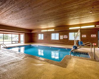 Motel 6 Waterloo - Waterloo - Pool