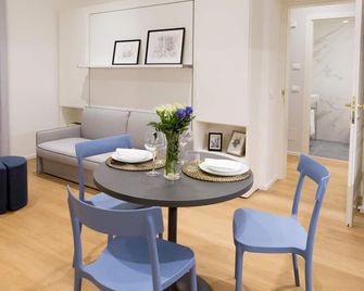 Trieste 411 - Rooms & Apartments - Trieste - Sala pranzo
