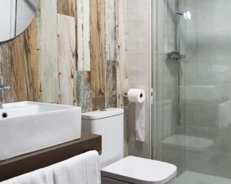 Hotel Rural Covarrubias - Covarrubias - Bathroom