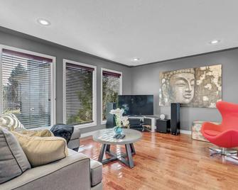 Coulee View Inn - Medicine Hat - Living room