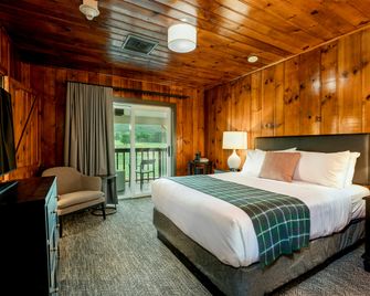 Waynesville Inn and Golf Club, Tapestry Collection by Hilton - Waynesville - Bedroom