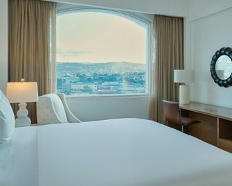Intercontinental Hotels San Salvador-Metrocentro Mall By IHG - San Salvador - Yatak Odası