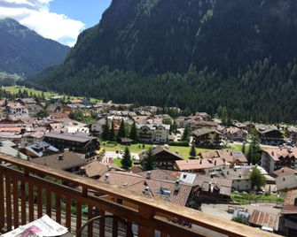 โรงแรมสเตลลา มอนติส - กัมปิเทลโล ดิ ฟัสซา - ระเบียง