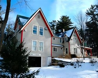 Red Elephant Inn Bed and Breakfast - North Conway - Building