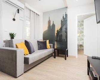 InPoint Apartments G11 near Old Town & Kazimierz District & Optional Paid Parking - 크라쿠프 - 거실