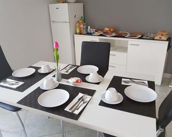 Bluviro - Bronte - Comedor