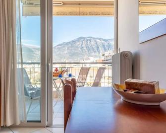 Comfy beach flat, 10min to the city center - Kalamata - Balcon