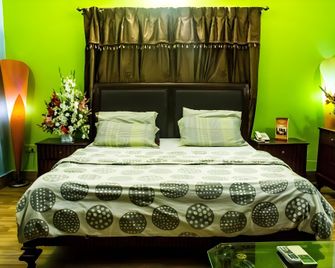 Regine Inn - Karachi - Bedroom