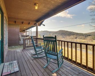 Fish, Hike & Unwind: Getaway in Mountain View! - Mountain View - Balcón