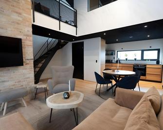 Broncks Lonin - Luxury Apartments in the Heart of Tórshavn - Thorshavn - Sala de estar