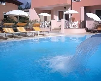 Hotel Alsazia - Sirmione - Kolam