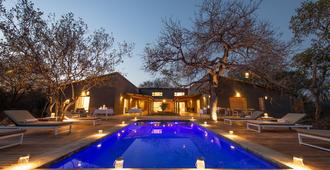 Unembeza Boutique Lodge & Spa - Hoedspruit - Piscina