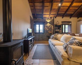 Rural apartment \'Hernio\' with 3 rooms - Aya - Sala de estar