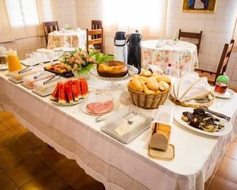 Hotel Santa Catarina - Três Lagoas - Buffet