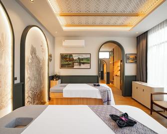 Az Sunrise Resort & Fitness Club - 普吉 - 臥室