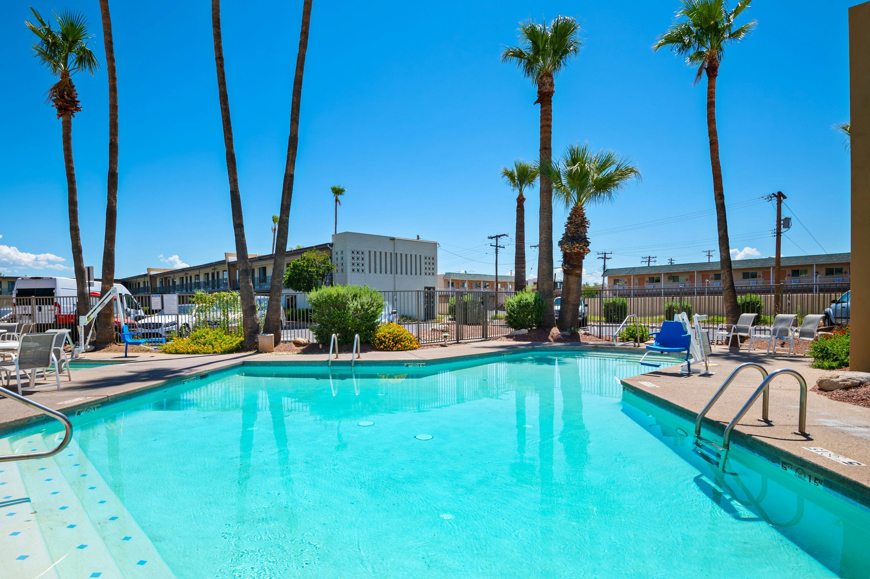Red Roof Inn Tucson Downtown - University - Tucson - Pool