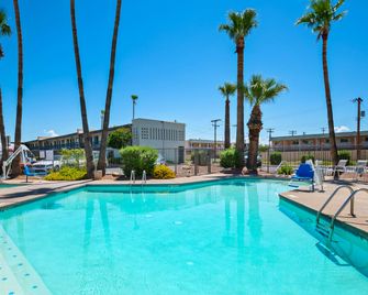 Red Roof Inn Tucson Downtown - University - Tucson - Piscina