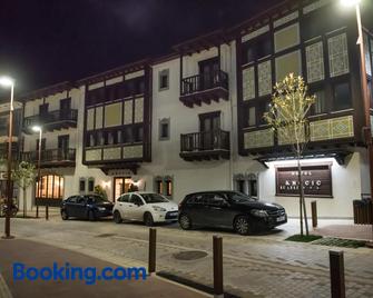 Anesis Hotel - Karpenísi - Edificio