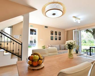 Apartments Green Linden - Rakovica - Dining room