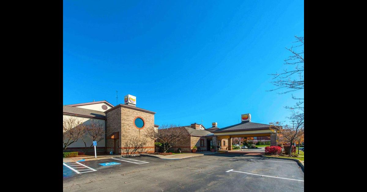 Comfort Inn Suites 76 1 6 5 Erie Hotel Deals Reviews