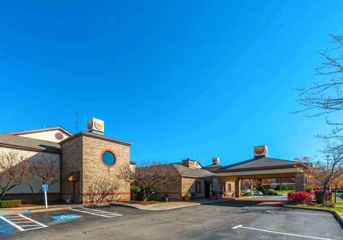 Comfort Inn Suites C 125 C 2 1 6 Erie Hotel Deals Reviews Kayak