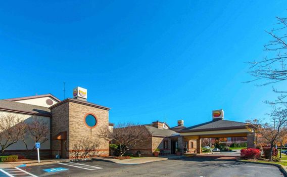 Comfort Inn Suites 76 1 6 5 Erie Hotel Deals Reviews