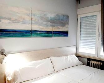 Hostal Lucia by gaiarooms - Salamanca - Bedroom