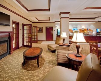 Holiday Inn Express & Suites Bethlehem Arpt-Allentown Area By IHG - Бетлехем - Лаунж