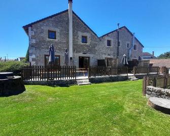 The Sidings, Les Gites de L'Ancienne Gare - Piegut-Pluviers - Edificio