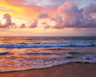 Favor Hotel - מקאסר - חוף