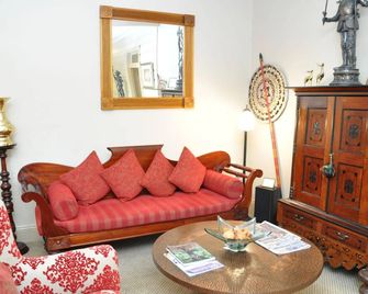 Lurline House - كاتومبا - غرفة معيشة