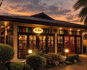 Fiesta Garden Hotel - Bantay - Edificio