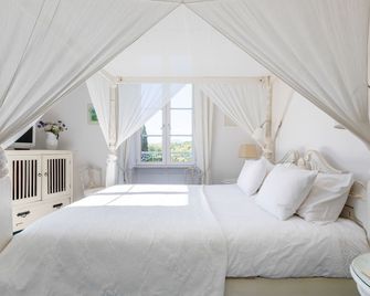 دومين دي باسيلو - بيدار - غرفة نوم