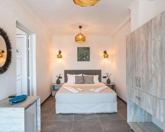 Palm Beach Hotel - Küçükkuyu - Ložnice