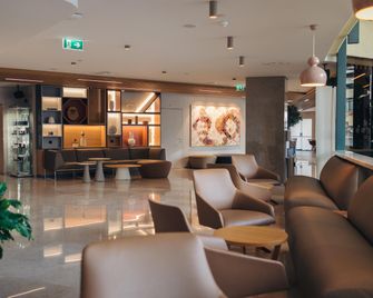 Holiday Inn Lisbon By IHG - Lisbon - Lobby