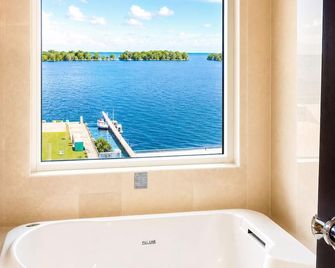 Harrah's Gulf Coast Hotel & Casino - A Caesars Rewards Destination - Biloxi