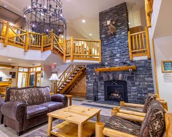 Brewster Mountain Lodge - באנף - לובי